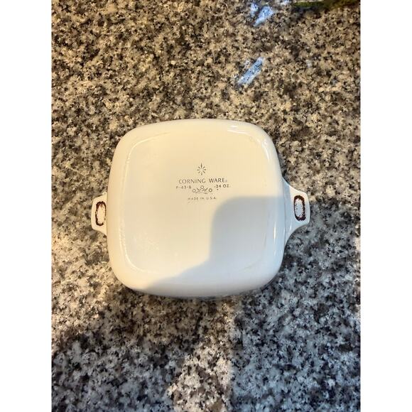 Vintage Corning Ware Blue Cornflower 24 oz Casserole Dish - Picture 3 of 3